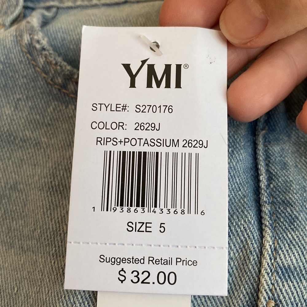 Women’s/Juniors Jean Shorts - Picture 8 of 8